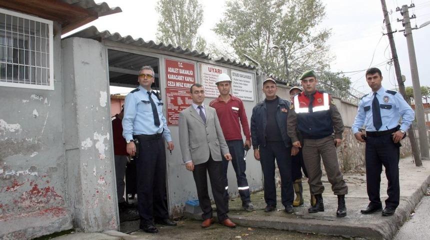 Bursa Karacabey'de 'cezaevinde Isyan' Tatbikatı Yapıldı