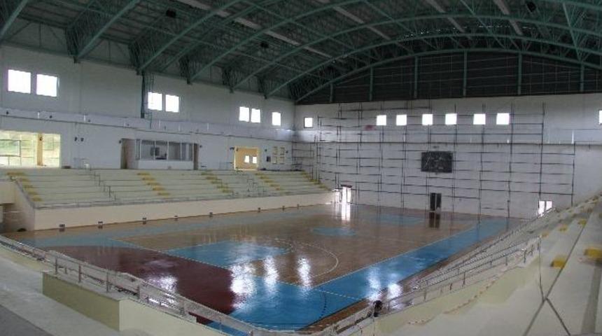 Hendek Spor Salonu Bitme Aşamasına Geldi