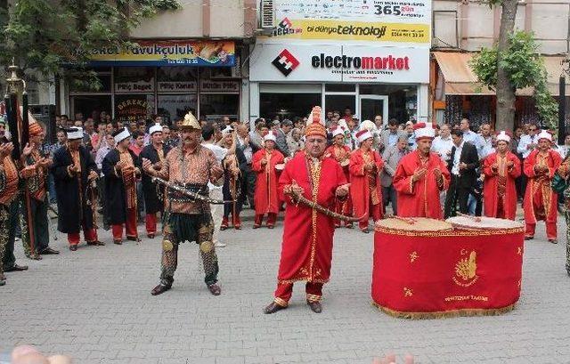 Akşemseddin Dualarla İstanbul’a Uğurlandı