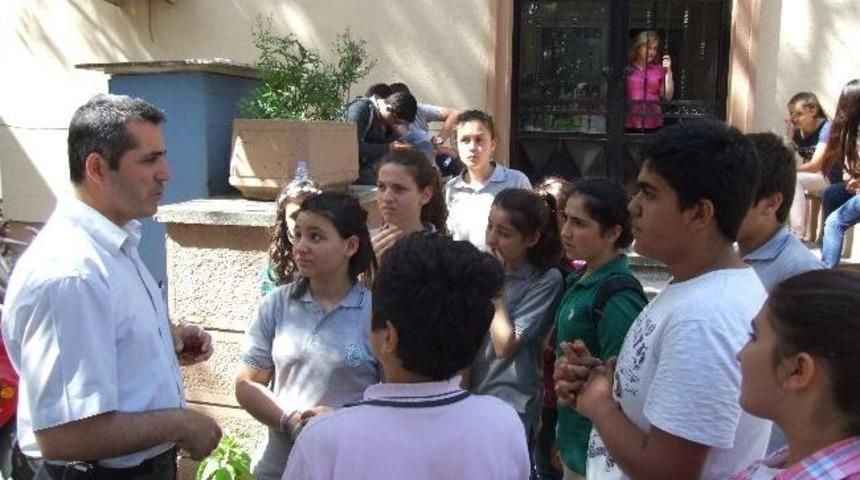 &Ouml;ğrencileri D&ouml;vd&uuml;ğ&uuml; İddia Edilen Veli G&ouml;zaltına Alındı