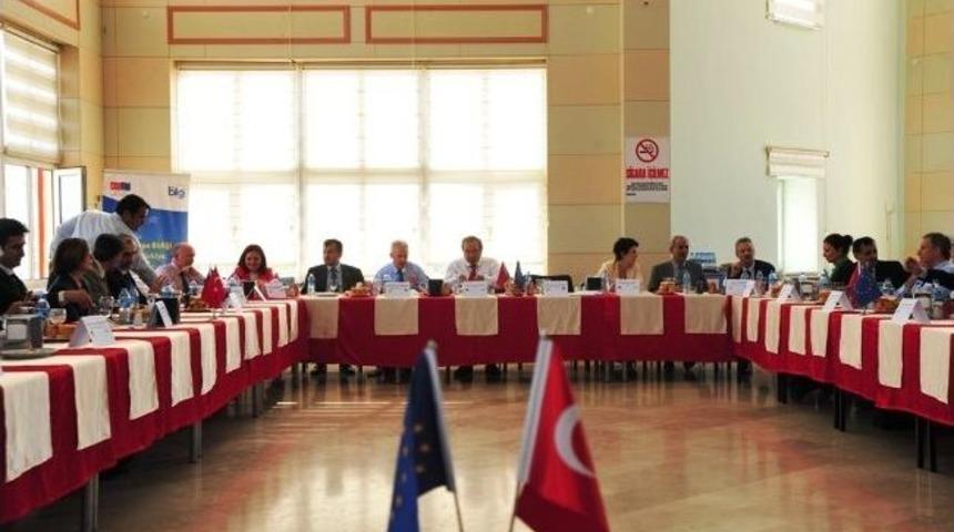 Ab B&uuml;y&uuml;kel&ccedil;ileri Yy&uuml;&rsquo;de Toplantı Yaptı