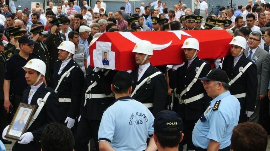G&ouml;revde Iken Trafik Kazasında Vefat Eden Polis Memuru Defnedildi