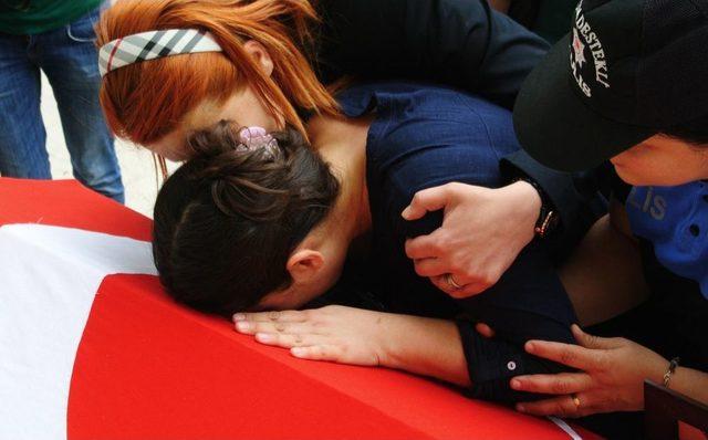 G&ouml;revde Iken Trafik Kazasında Vefat Eden Polis Memuru Defnedildi 3