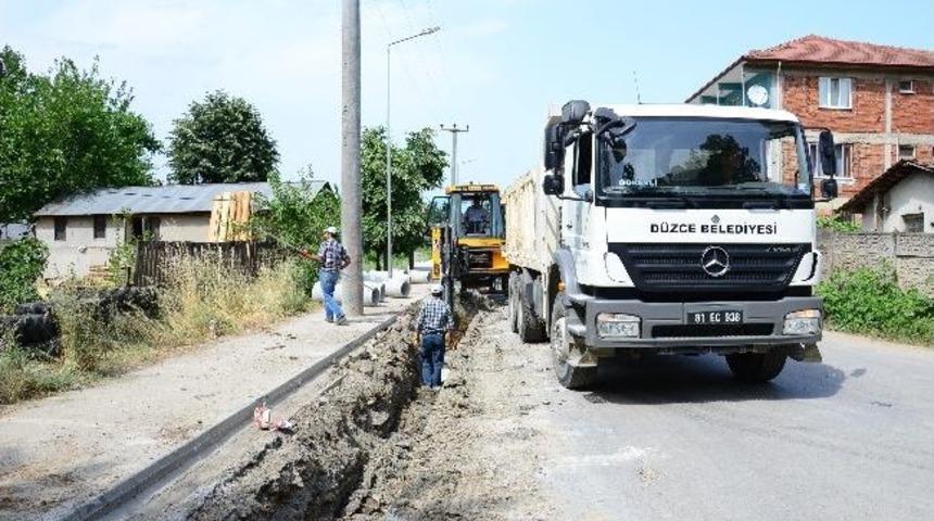 D&uuml;zce Belediyesi &Ccedil;alışıyor