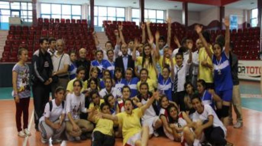 Liseli Işitme Engelliler Kızlar Sporda Başardı