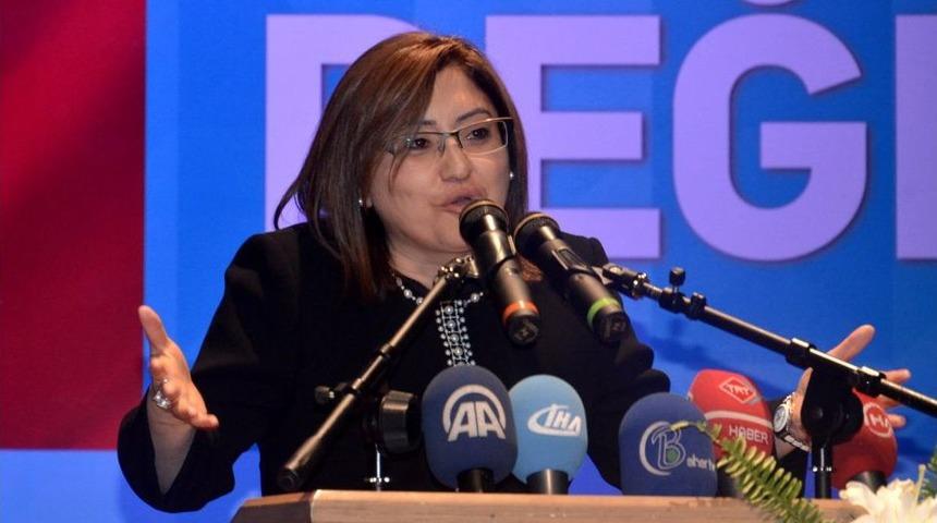 Eğitimine Katkı Sağlayan 51 Iş Adamına Iki Bakan Teşekk&uuml;r Belgesi Verdi