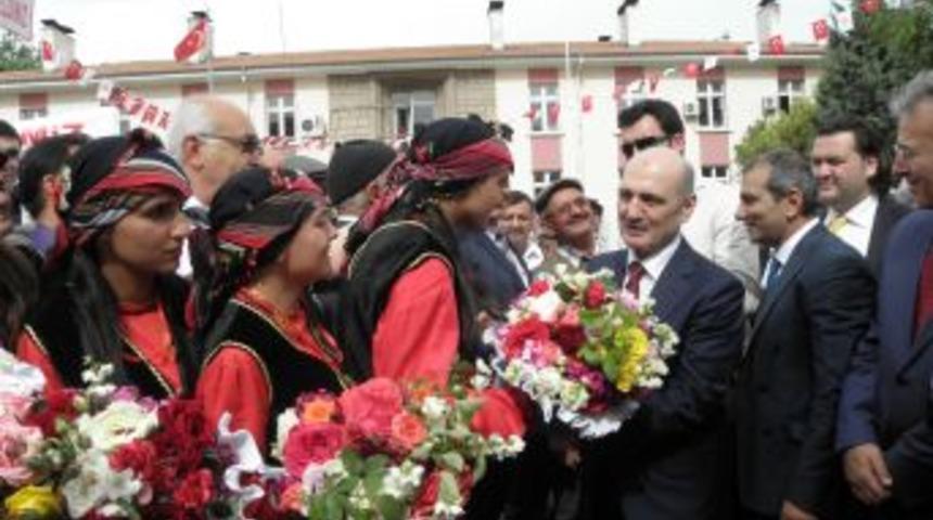 Erdoğan Bayraktar Zile'de Izlenimlerde Bulundu.