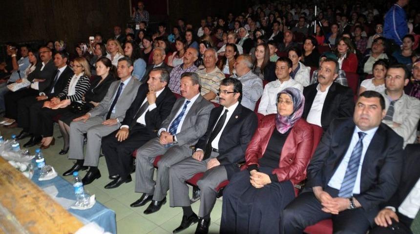 Yozgatlılar, &Ouml;ğretmenler Korosunun T&uuml;rk&uuml;leriyle Coştu