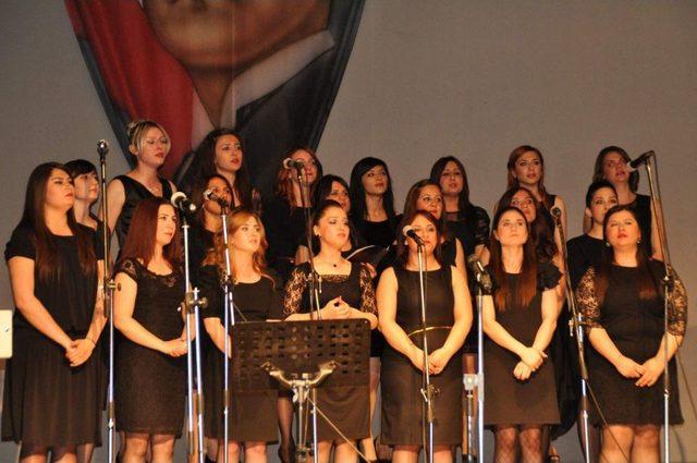 Yozgatlılar, &Ouml;ğretmenler Korosunun T&uuml;rk&uuml;leriyle Coştu 1