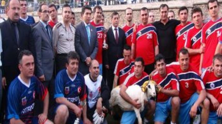 Sinop'ta Kamu &Ccedil;alışanları Futbol Turnuvası Sona Erdi