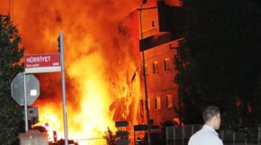 Başakşehir'de Fabrika Yangını