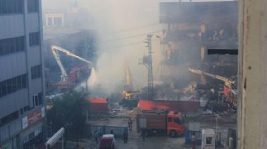 Yanan Fabrikadaki Hasarın Boyutu G&uuml;n Ağarınca Ortaya &Ccedil;ıktı