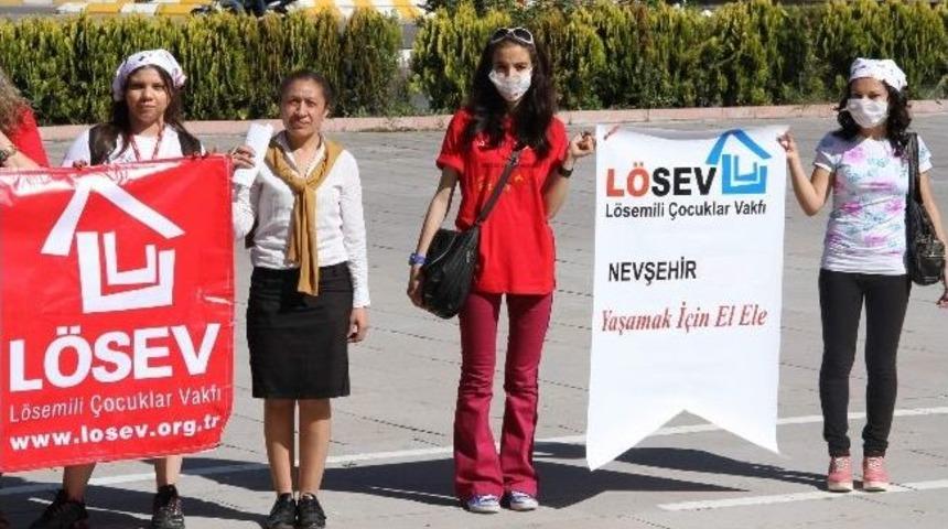 Kahramanlar Sokaklarda