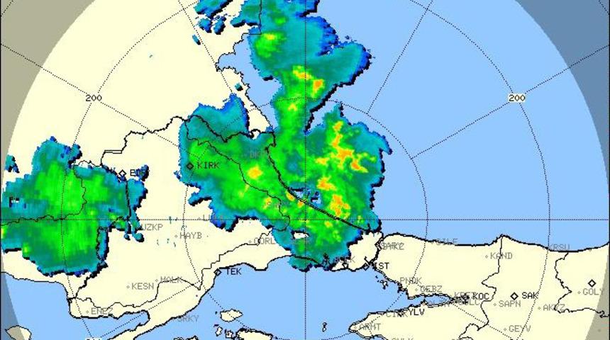 Meteoroloji uyarmıştı! Marmara'da Edirne'yi vuran şiddetli sağanak İstanbul'da da başladı!