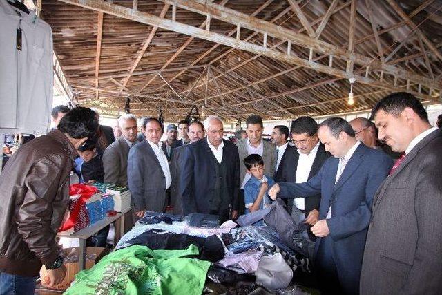 Ahlat'ta Talebeler Yararına Kermes Açıldı