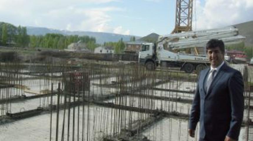 Pasinler'de TOKİ Konutlarının Temeli Atıldı