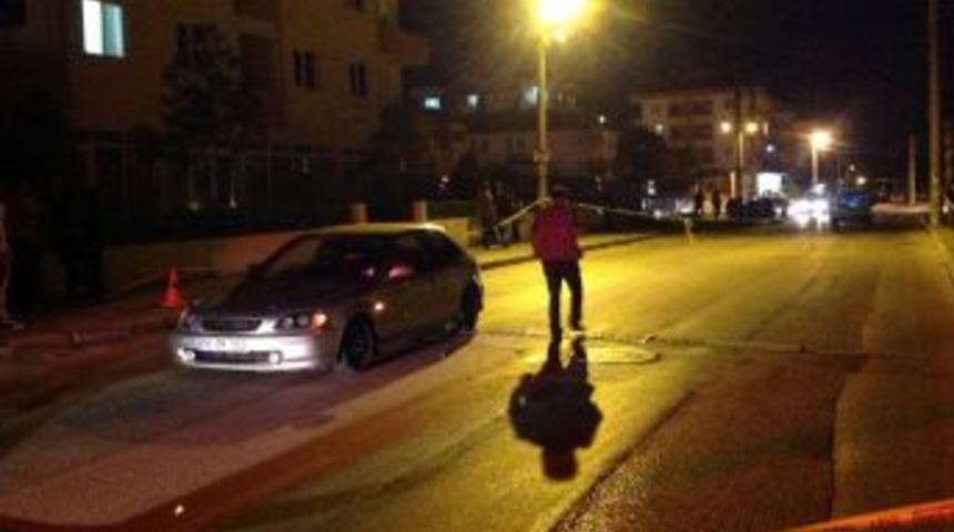 Polis Alkoll&uuml; S&uuml;r&uuml;c&uuml;n&uuml;n Kullandığı Aracın Kaputunda 300 Metre Gitti