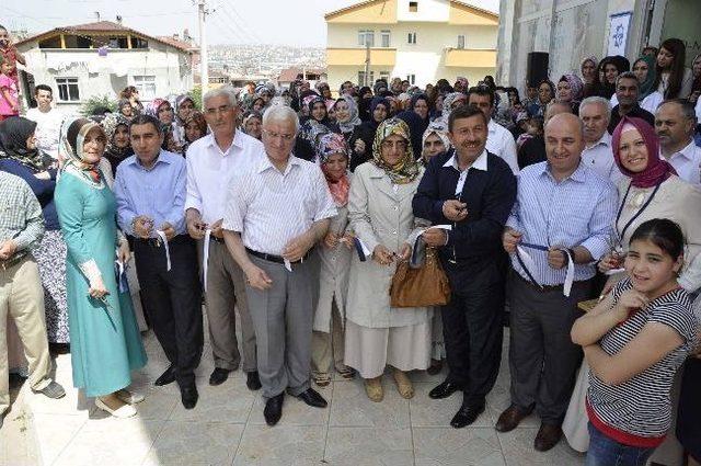 Komek Derince Ve Osmangazi Yerel Sergileri Açıldı