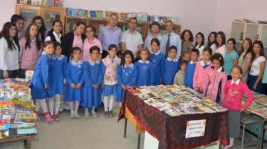 Acıpayam Anadolu Lisesi &Ouml;ğrencilerinden K&ouml;y Okullarına Kitap Bağışı