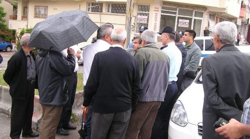 Baz İstasyonu Eylemi S&uuml;rd&uuml;