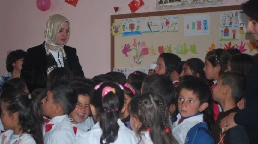 Milletvekili Eşinden &Ccedil;&ouml;z&uuml;m S&uuml;recine Kitaplı Destek