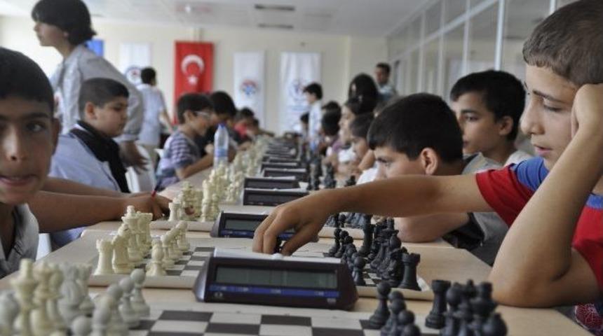 Siverek&rsquo;te Satran&ccedil; Turnuvası D&uuml;zenledi