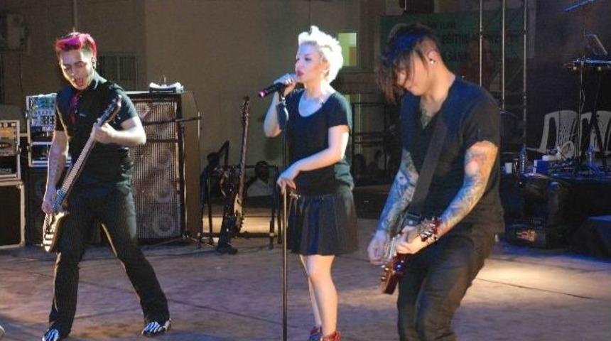 Grup Model Hayranlarını Coşturdu