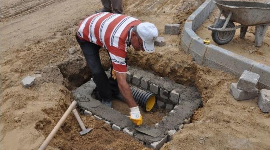 B&ouml;lge Hastanesinin &Ccedil;evre Yol D&uuml;zenlemesi Yapılıyor