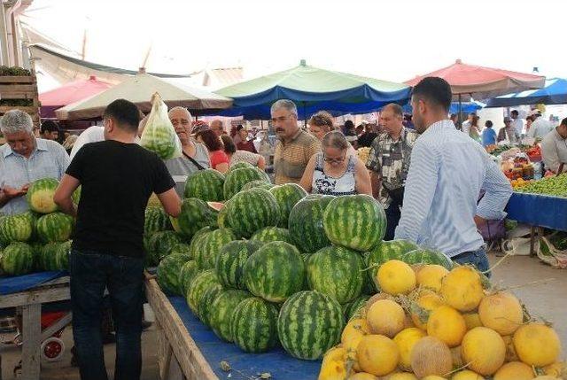 Yazın Hareketli Günleri Cumartesi Pazarına Yansıdı