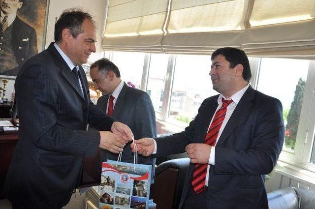 Filibe Başkonsolosu Cebeci Den Belediyeye Ziyaret 1