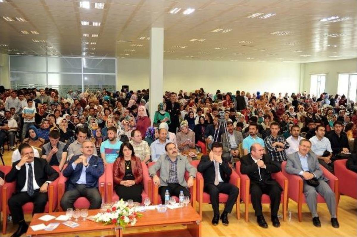 &lsquo;kutlu Doğum&rsquo; Kitap Okuma Yarışmasında Dereceye Girenler &Ouml;d&uuml;llerini Aldı