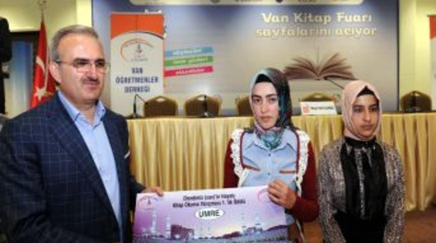 'Kutlu Doğum' Kitap Okuma Yarışmasında Dereceye Girenler Umre Ile &Ouml;d&uuml;llendirildi