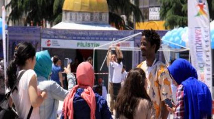 Misafir &Uuml;niversite &Ouml;ğrencileri, Samsunlulara K&uuml;lt&uuml;rlerini Tanıttı