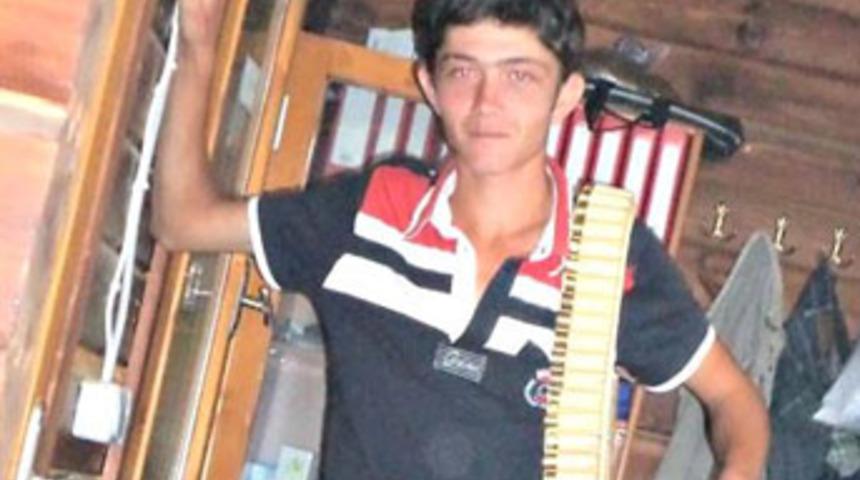 Motosiklet kazası iki arkadaşı ayırdı