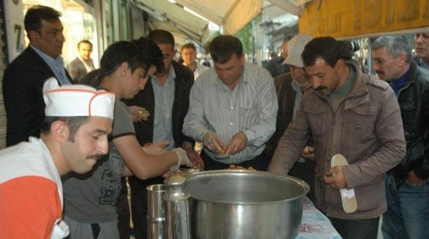 Taş Mağazalar Esnafı Lokma Dağıtımı