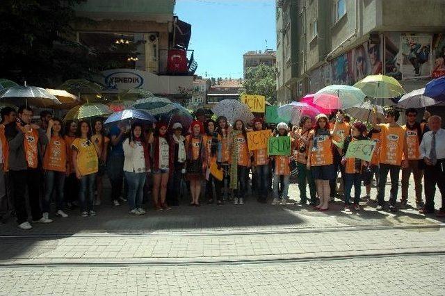 Genç Tema Üyelerinden Flashmob Uygulaması