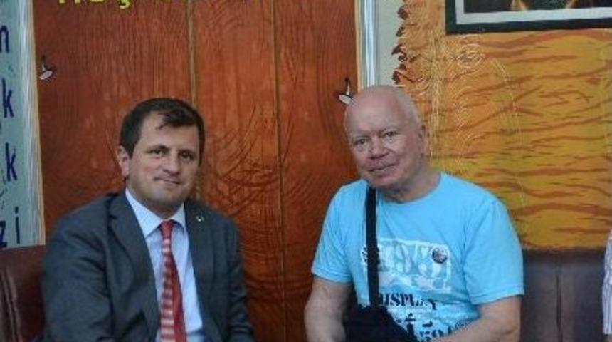 Emekli Sat Komandosu Kabad&uuml;z İl&ccedil;e Standını Ziyaret Etti