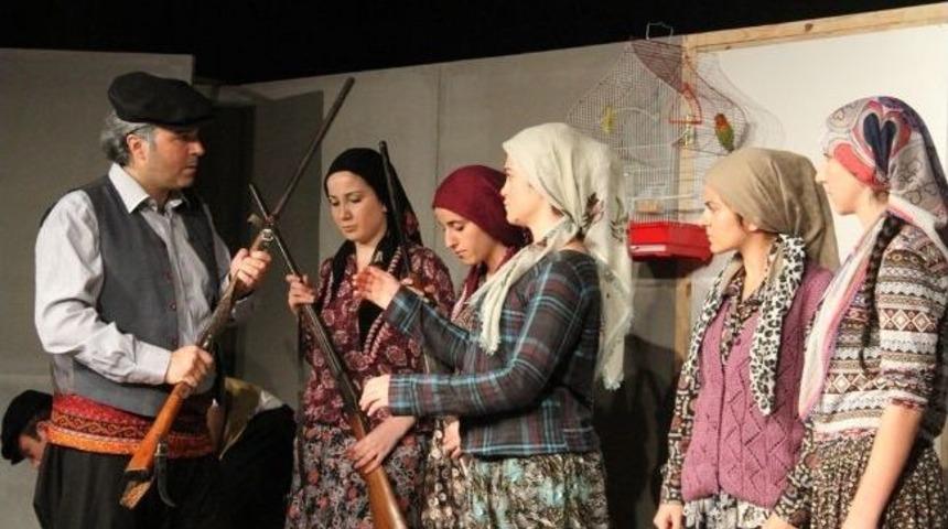 Kan Davaları Ve T&ouml;re Cinayetleri Sahneye Taşındı