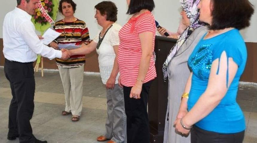 Kursiyerlerden Yıl Sonu Sergi A&ccedil;ılışı