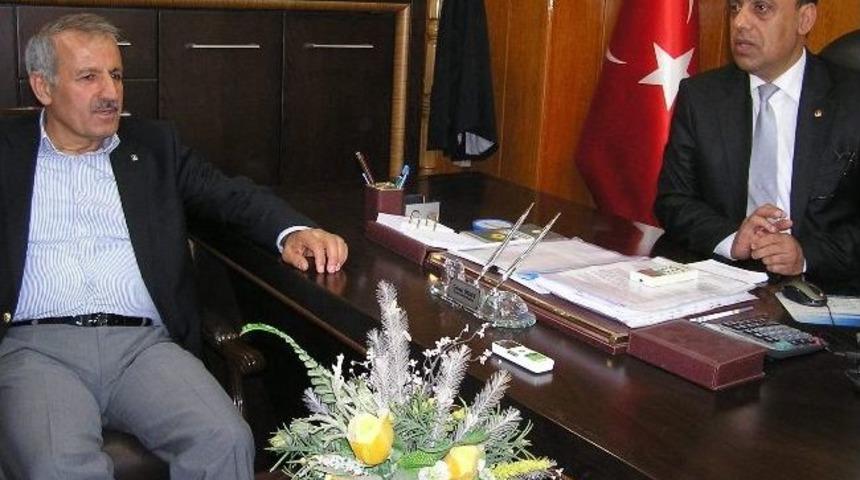 Mustafa Şahin, Ticaret Borsası&rsquo;nı Ziyaret Etti