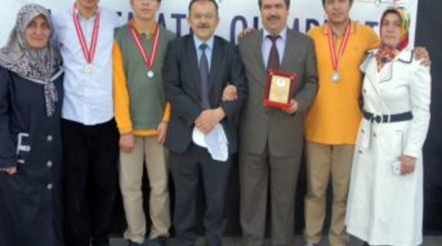 ET&Uuml; Matematik Olimpiyatları'nda &Ouml;zel Aziziye Farkı