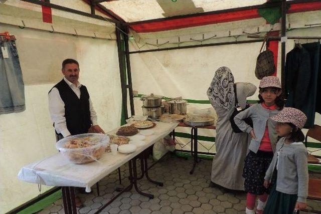 Eleşkirt’te Öğrenciler Yararına Kermes Düzenlendi