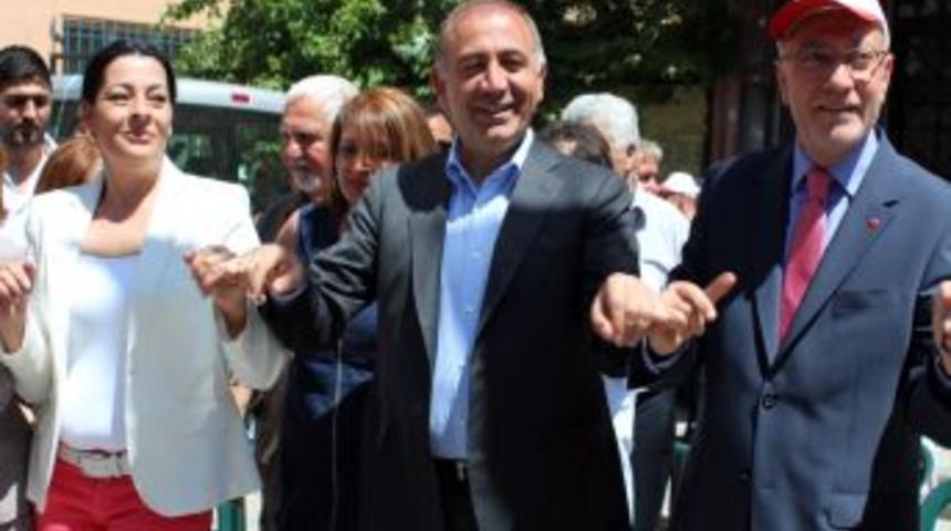 G&uuml;rsel Tekin: Başbakan'ın 10 Yılı, Hitler'in Uygulamalarına Benziyor