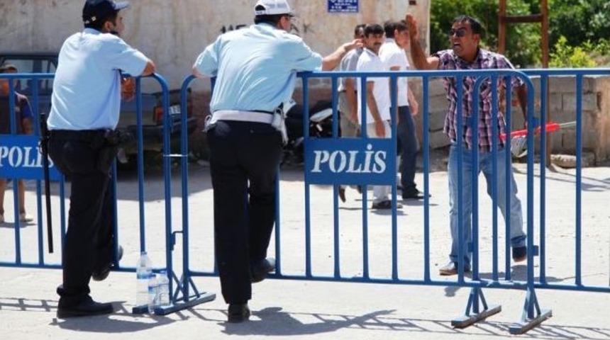 Reyhanlı&rsquo;da Polis-vatandaş Gerginliği