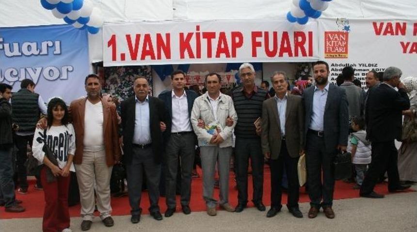 Vanlı Yazarlar, 1. Kitap Fuarı&rsquo;na Katılan Yazarlarla Buluştu
