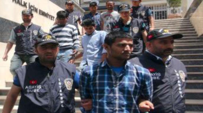 Domuz bağıyla bağlayıp d&ouml;verek &ouml;ld&uuml;rd&uuml;ler