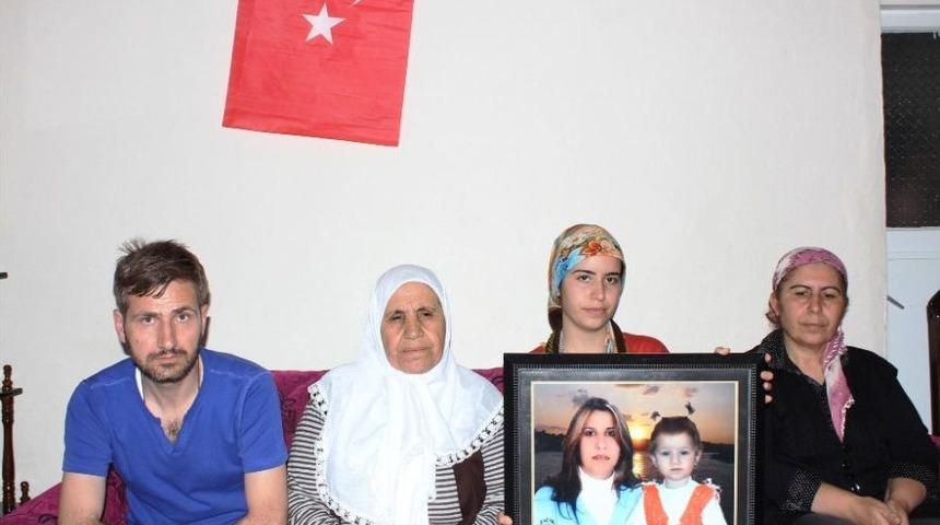 Başbakan Erdoğan, Patlamada Kızını Ve Ablasını Kaybeden Anne Ile G&ouml;r&uuml;şt&uuml;