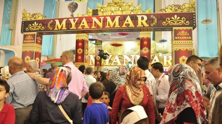 Myanmar Standı Ziyaret&ccedil;i Akınına Uğradı