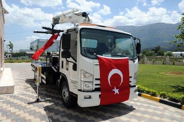 Manisa Belediyesi’ne Yeni Çekici Araç