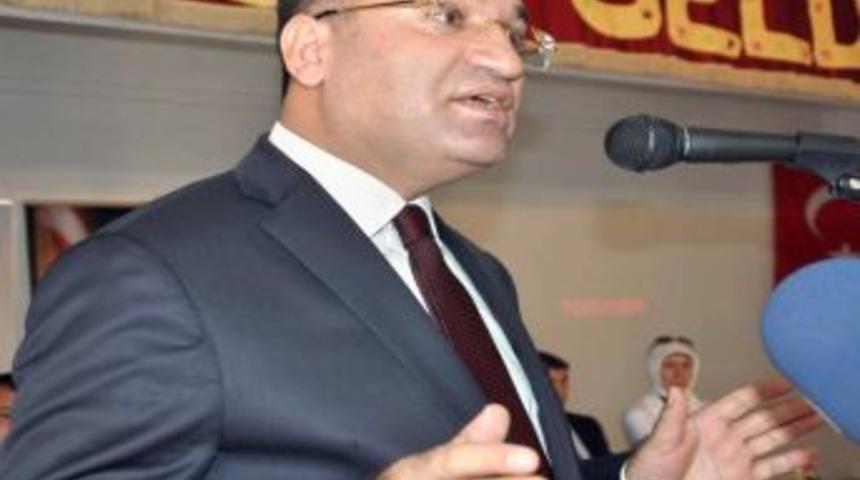 Bozdağ: Kılı&ccedil;daroğlu, Eli Kanlı Esad&rsquo;ın Savunuculuğunu Yapıyor